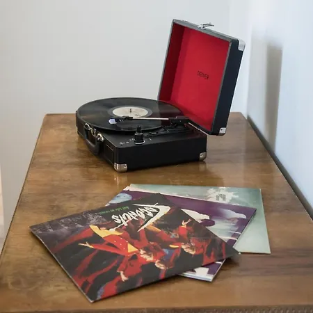 Niochori Heritage: The Pianist Apartamento